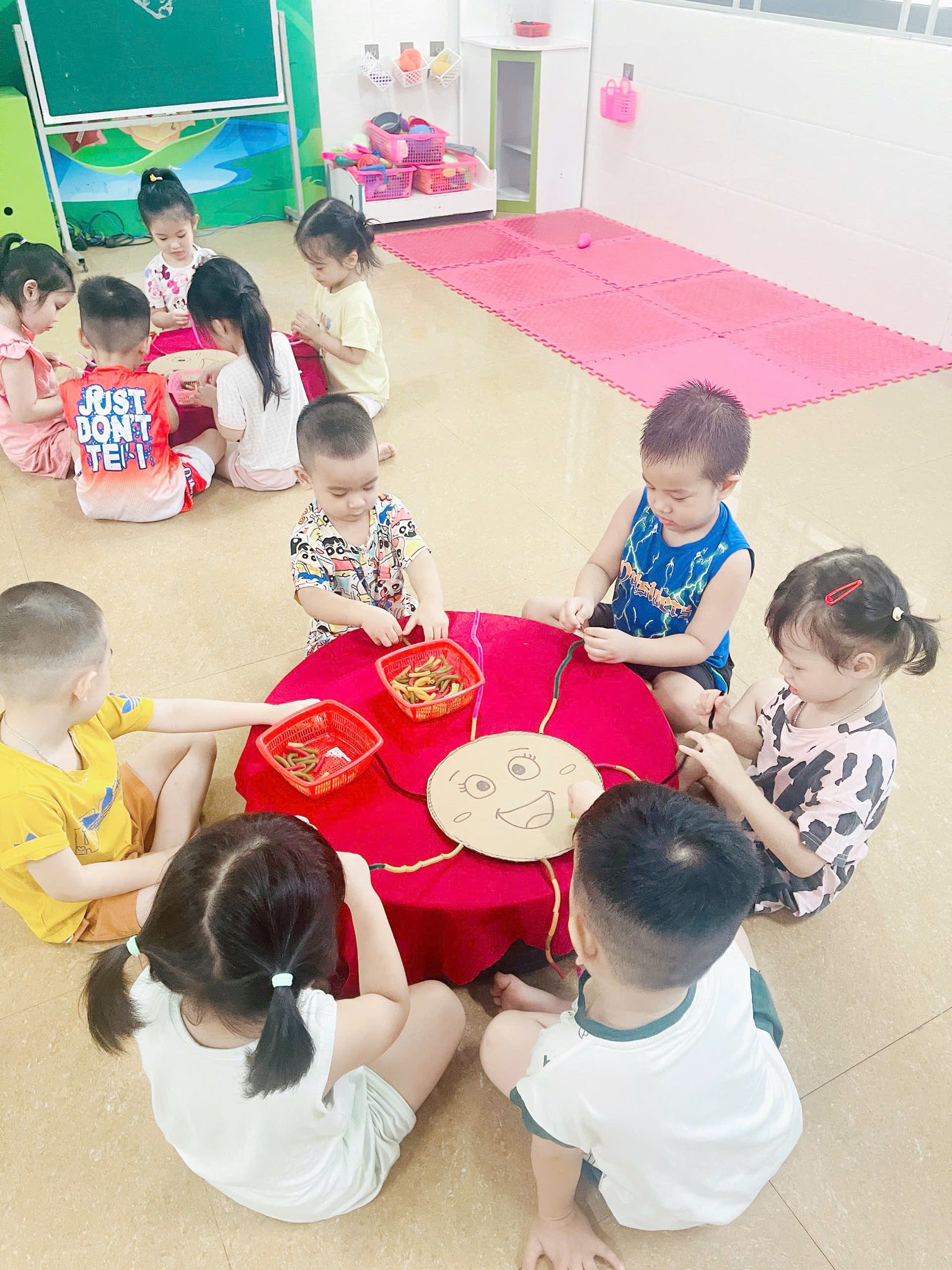 Một buổi học khá thú vị của các bạn nhỏ